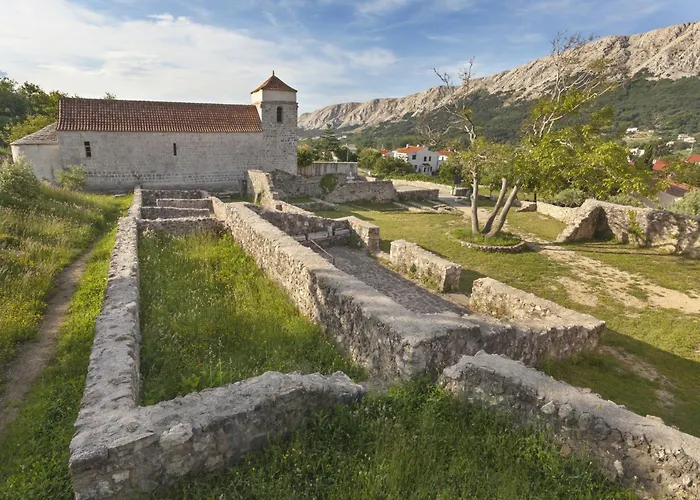 In With One-bedroom 10