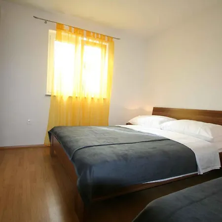 In With One-bedroom 10 דירה