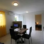 In With One-bedroom 10 Lägenhet Šilo